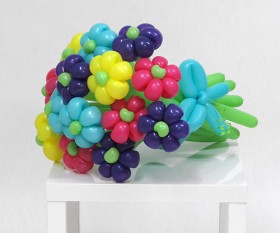 Букет из воздушных шаров: ромашки разноцветные фото 2