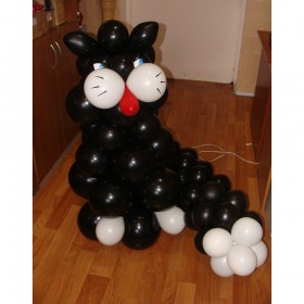 Фигура из шаров черный кот фото 1