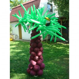 Фигура из шаров пальма с попугаем